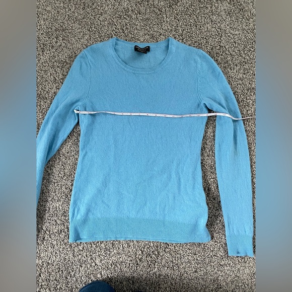 🩵Lord & Taylor Cashmere sweater - Picture 4 of 5